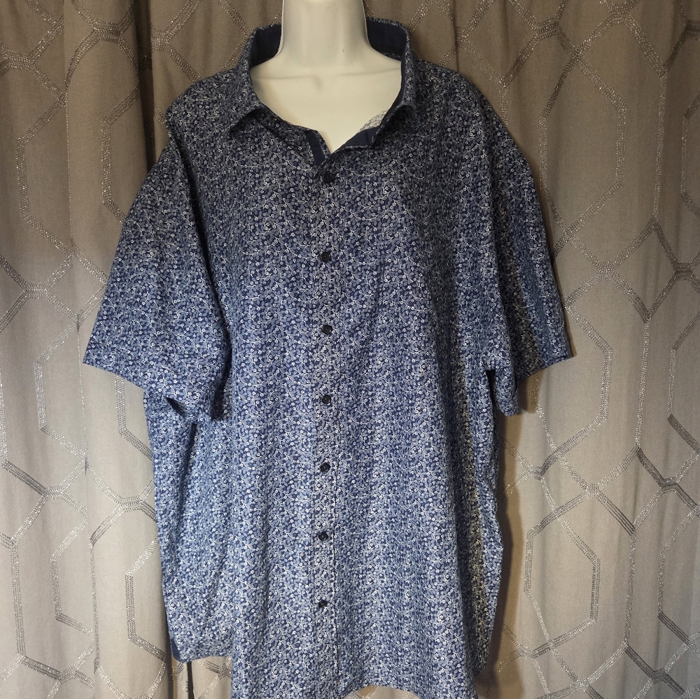 Synrgy Blue Floral Design Button Up Shirt Size 3XL. 100%polyester.